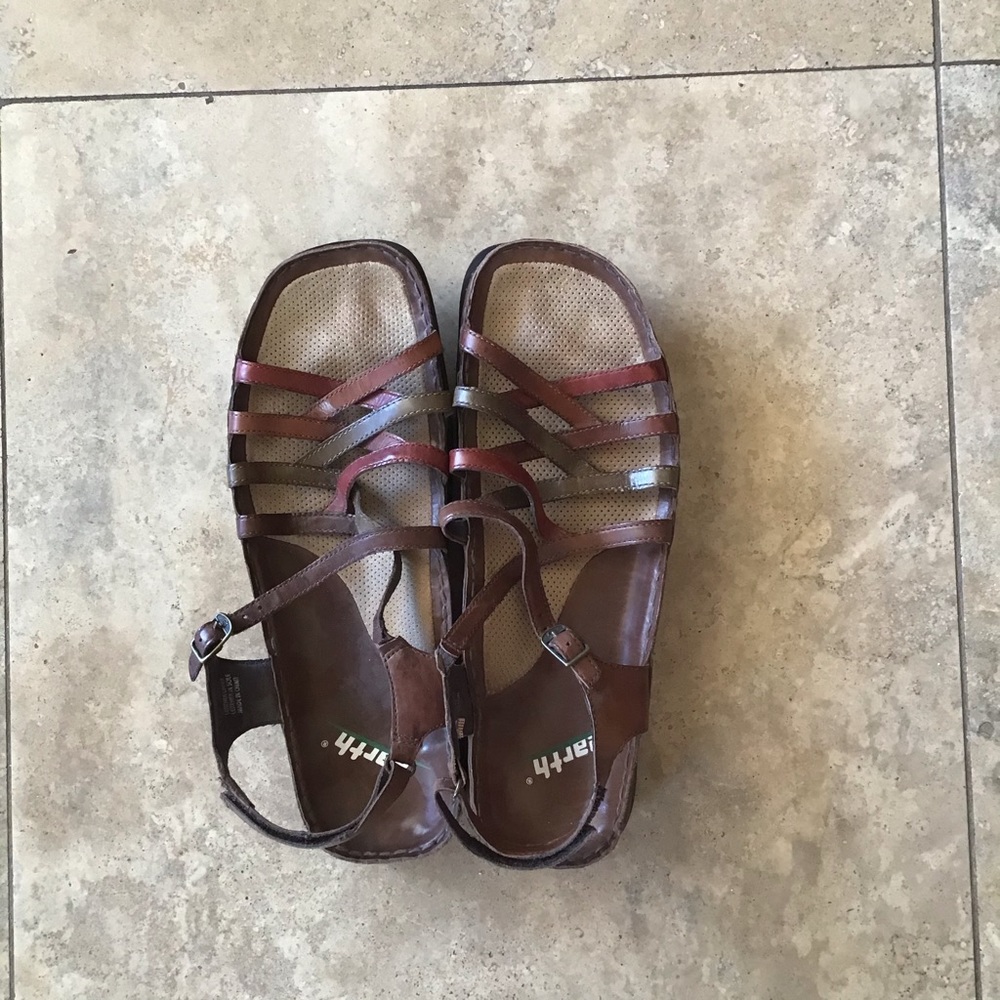 Earth sandals size 11